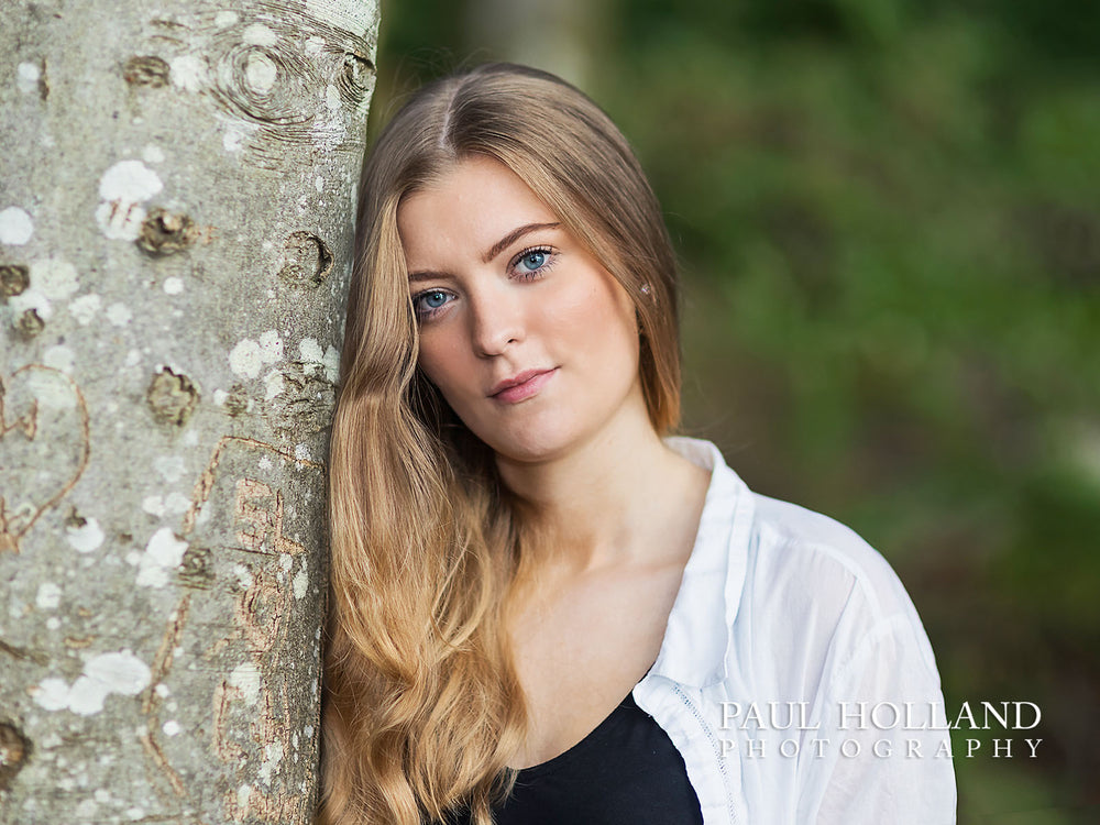 Teen Girl Poses For A High School Senior Portrait Photo Outdoors Near A  River In Eugene Oregon. Stock Photo, Picture and Royalty Free Image. Image  56482904.