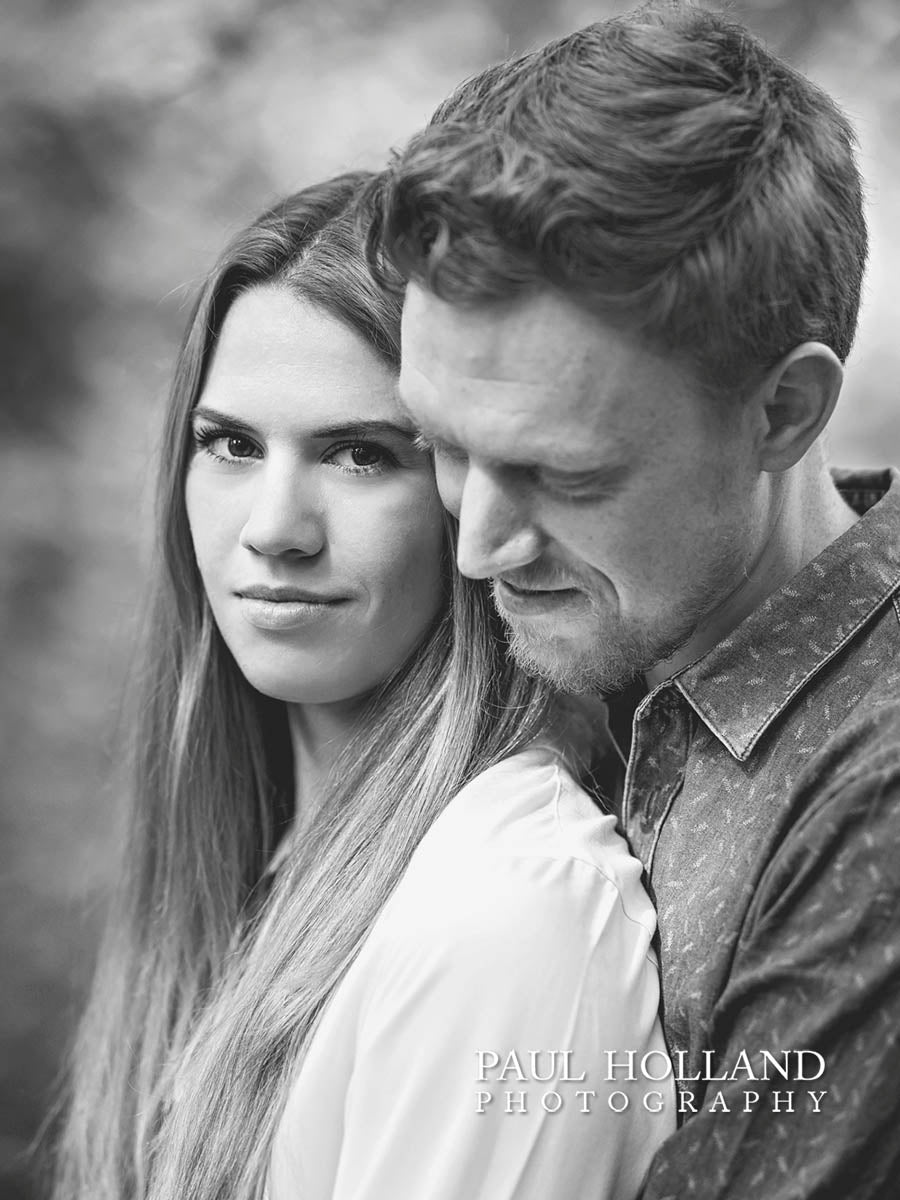 Couple's Outdoor Photo Shoot